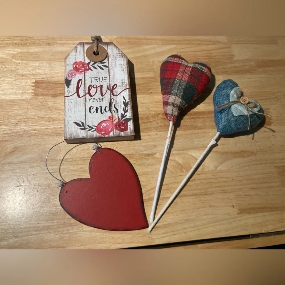 Craft store Valentine’s Day decorations in excellent used condition